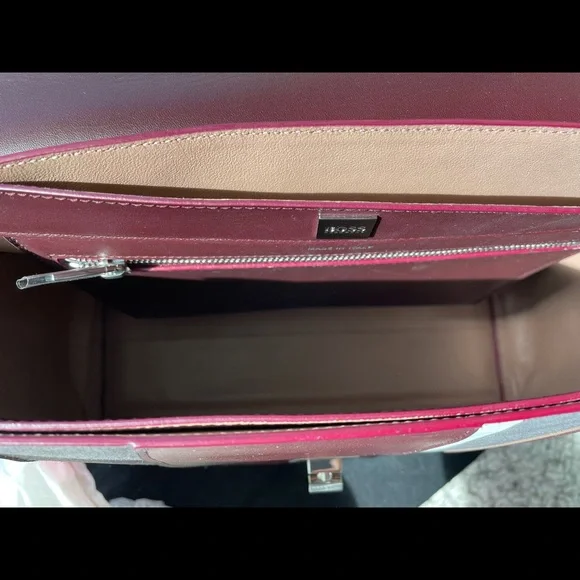 Hugo Boss bag - Picture 9 of 13